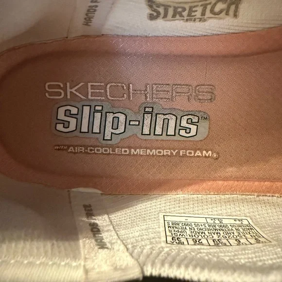 Skechers Summits Slip-Ins Sneakers in White - Picture 9 of 10